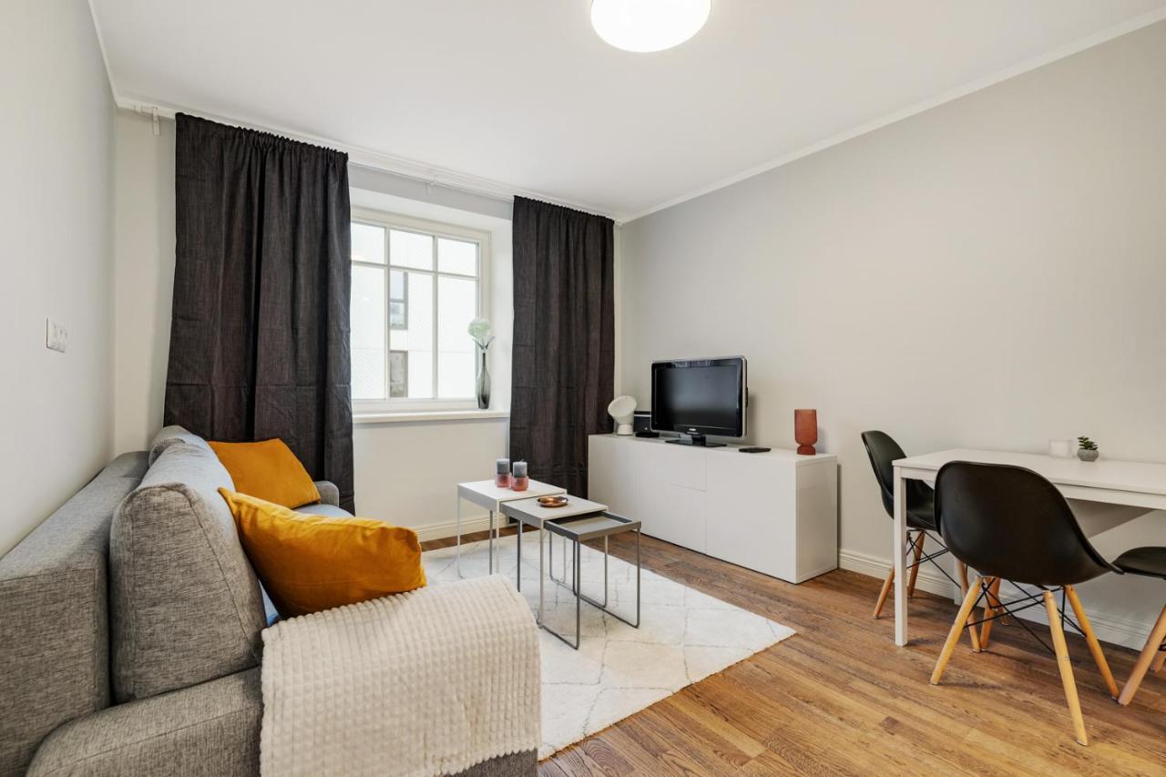 Charming 1Br In Superb Location, Free Parking & Wi-Fi Apartment Tallinn Ngoại thất bức ảnh